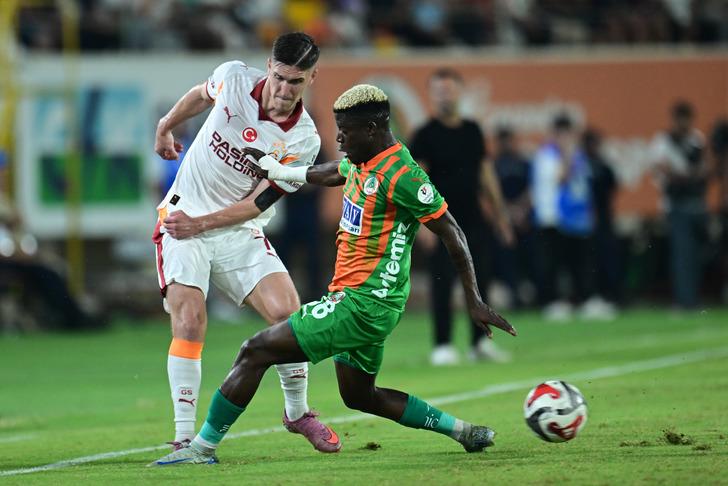 Nihat Kahveci'den Galatasaray'ın yıldızı için olay sözler: Bu adama ne oldu? G3