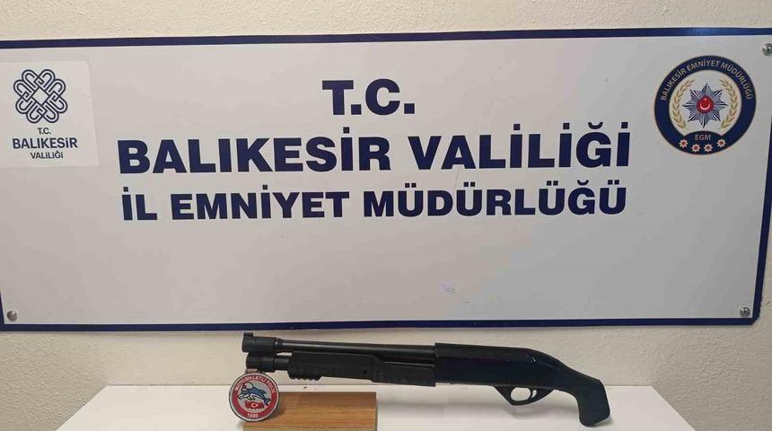 Balıkesir polisinden şok asayiş ve trafik operasyonu