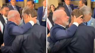 Görenler şaşkına döndü! Macron’u ensesinden yakaladı, ortaya ilginç görüntüler çıktı… 