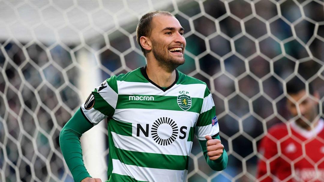 Sahada kalp krizi geçirmişti! Yıldız isim Bas Dost futbolu bıraktığını açıkladı 2