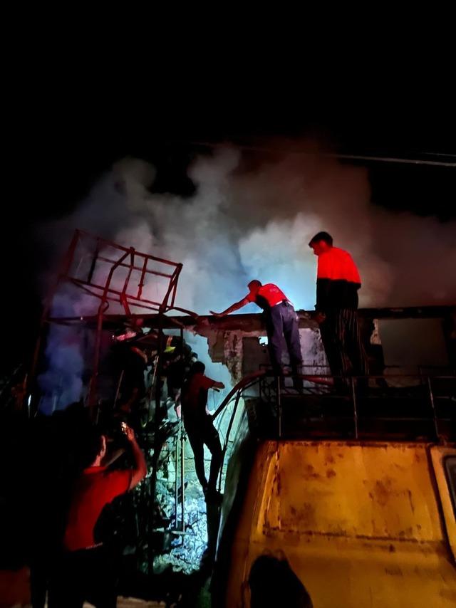 Ahşap evde çıkan yangında babaanne ile torunu öldü 1