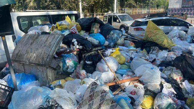 Karşıyaka'da eylem bitti; çöpler bugün de toplanmadı