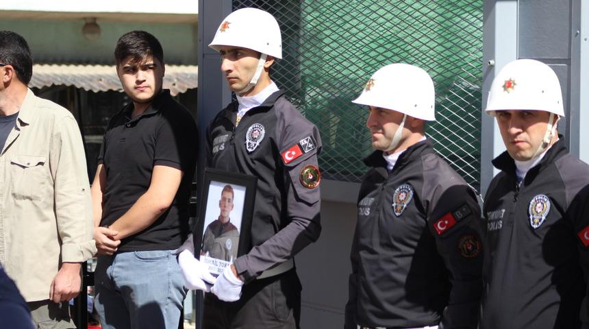 Kazada hayatını kaybeden polis meslek yüksekokulu öğrencisi, son yolculuğuna uğurlandı