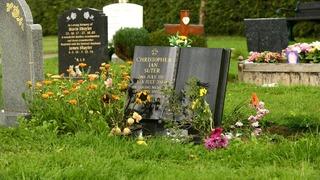 Oğlunun mezarı başında eşini öldürdü! Mahkemede bakın nasıl savundu