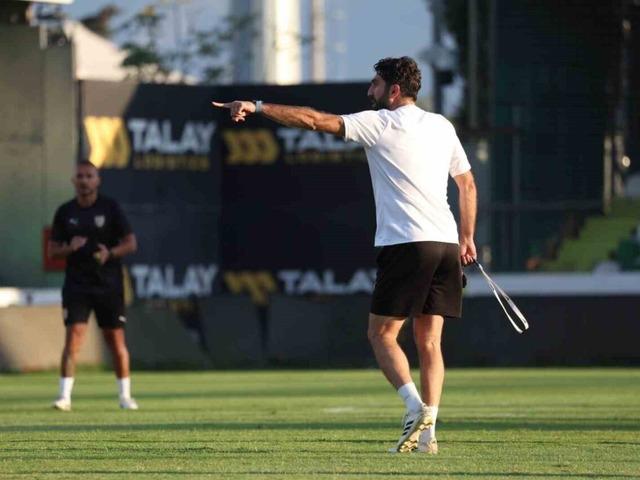 Burhan Eşer: "Takım bütünlüğüne inanan bir oyun anlayışı istiyoruz"