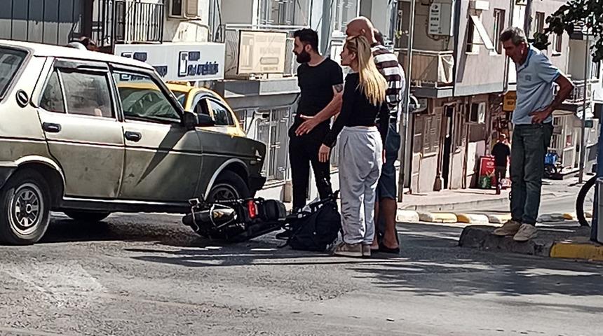 Otomobil ile elektrikli bisiklet çarpıştı: 2 yaralı