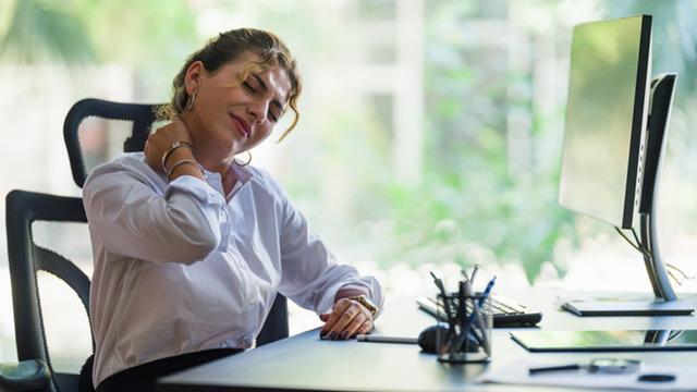 Dijital çağın sessiz tehdidi: Duruş bozuklukları boyun sağlığını tehdit ediyor!