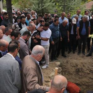 Kazada ölen ikizler, son yolculuğuna uğurlandı