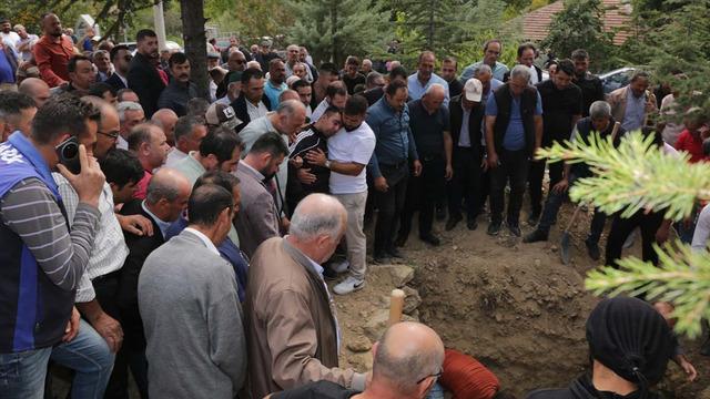 Kazada ölen ikizler, son yolculuğuna uğurlandı