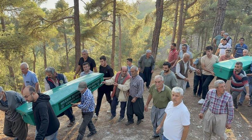 Yangında ölen nene ve torun yan yana toprağa verildi