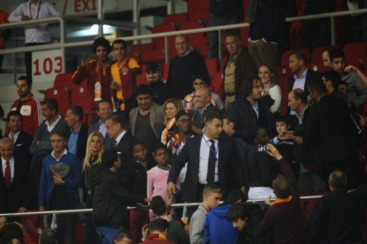 Drogba G.Saray Liv Hospital- Olympiakos maçında G5