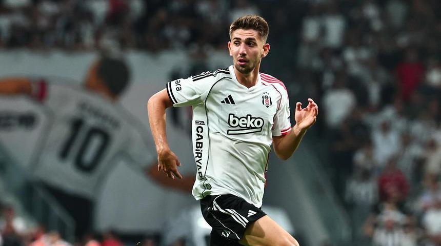 Beşiktaş'ta Demir Ege Tıknaz'ın sol fibula kemiğinde ödem tespit edildi