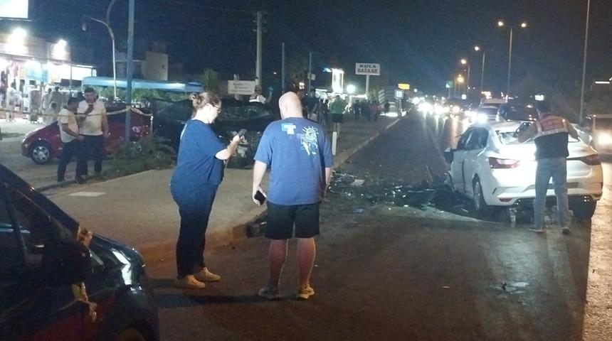 Antalya'da trafik kazası: 2 kişi hayatını kaybetti, 2 kişi yaralandı