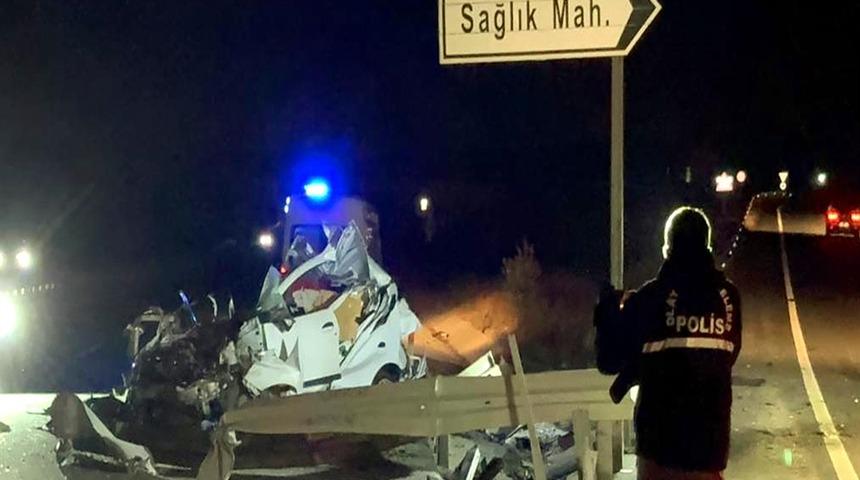 Tekirdağ'da bariyere çarpan otomobilin sürücüsü öldü