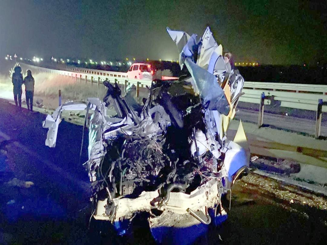 Tekirdağ da bariyere çarpan otomobilin sürücüsü öldü 1