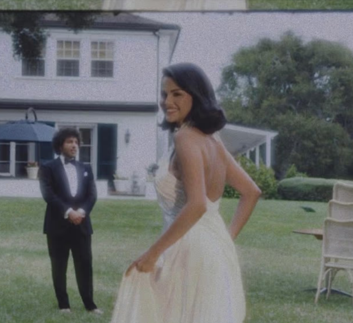 Selena Gomez ve Benny Blanco evlendi! Selena Gomez'in gelinliğine beğeni yağdı G4