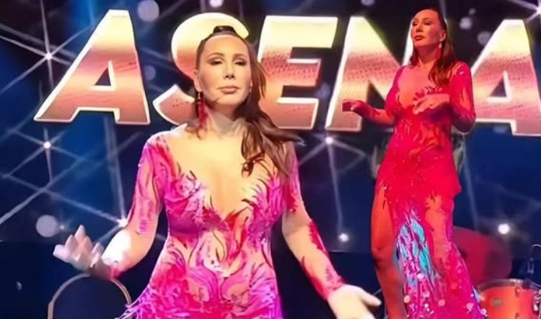 Asena boşanır boşanmaz sahneye çıktı! Dans şovu ve sahne kostümü dikkat çekti 2