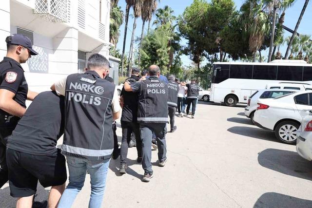 Bardak kolilerinden kilolarca uyuşturucu çıktı: 7 tutuklama 2