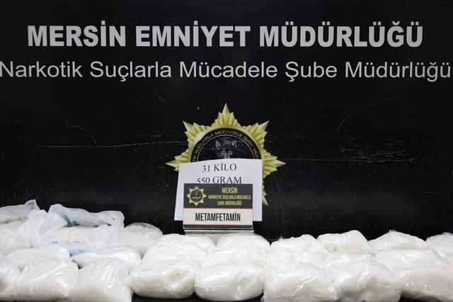 Bardak kolilerinden kilolarca uyuşturucu çıktı: 7 tutuklama 3