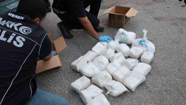 Bardak kolilerinden kilolarca uyuşturucu çıktı: 7 tutuklama