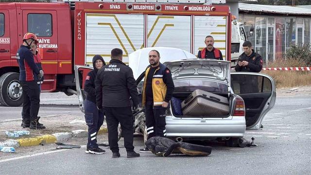Sivas ta trafik kazası! Ölü ve yaralılar var 2
