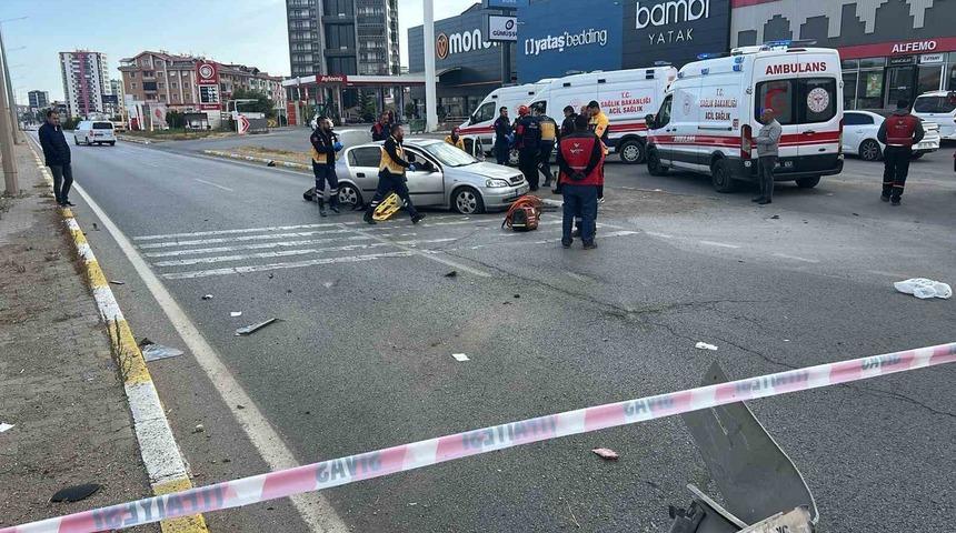 Sivas'ta trafik kazası! Ölü ve yaralılar var