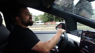 Türkiye'de ve Avrupa'da tek! İş adamının aracını gören dönüp bir daha bakıyor... İşte bir ilin konuştuğu görüntü