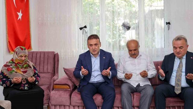 Bilecik Valisi Sözer Bozüyük'te esnafla buluştu