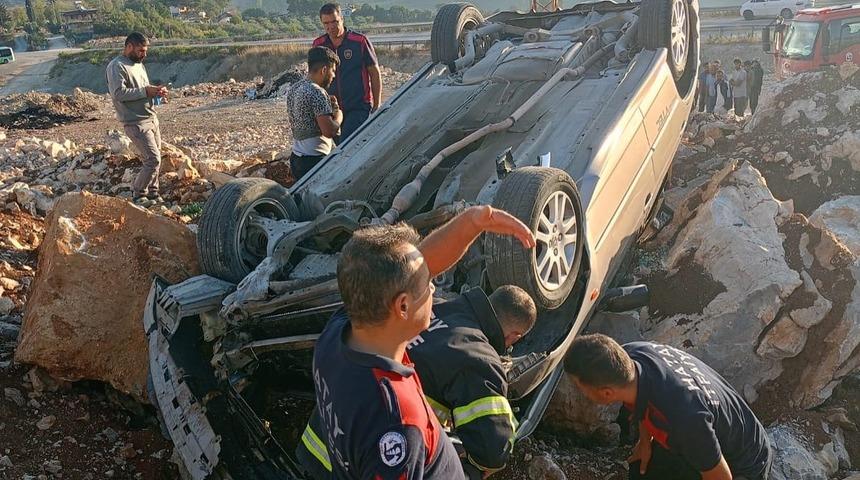 Hatay'da araç takla attı! Sürücü yaralandı