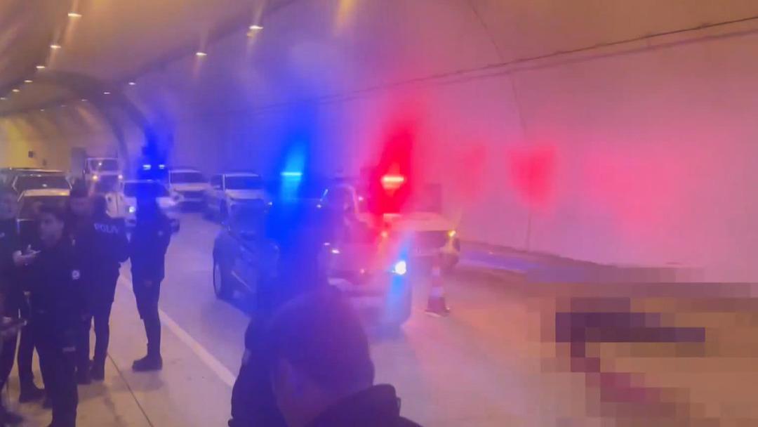 1200xauto Mahalle savaş alanına döndü! Akrabalarını vurduktan sonra kafalarını tekmeledi... O anlar kamerada