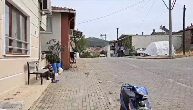 Simav depremi Sındırgı’da paniğe neden oldu 1