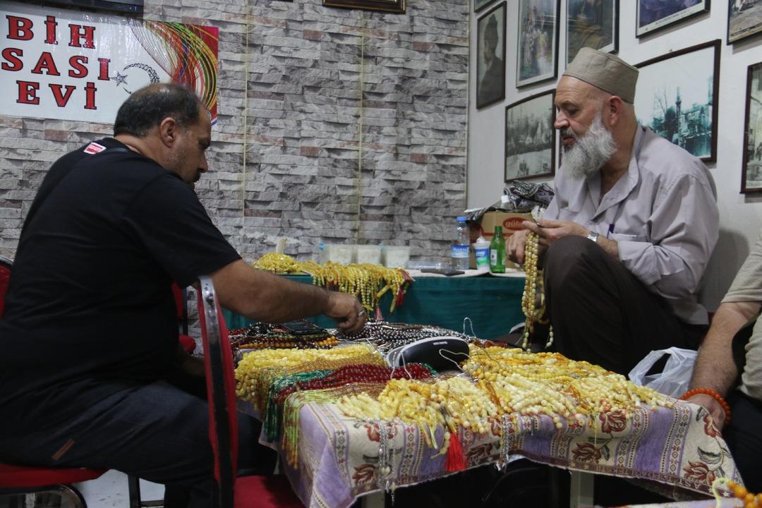 Fiyatı 10 bin doları buluyor! Buluşma noktası oldu, çay içip pazarlık yapıyorlar 1