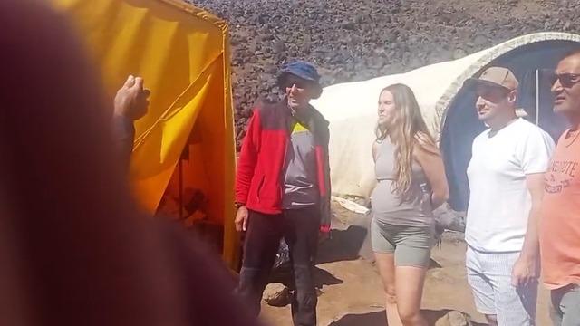 7 aylık hamile turistten Ağrı Dağı'na cesur tırmanış