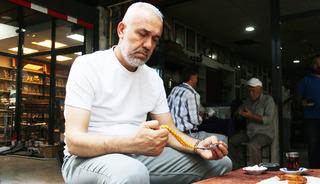 Fiyatı 10 bin dolar! Buluşma noktası oldu, çay içip pazarlık yapıyorlar