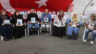 Diyarbakır’da ailelerin umut dolu bekleyişi sürüyor