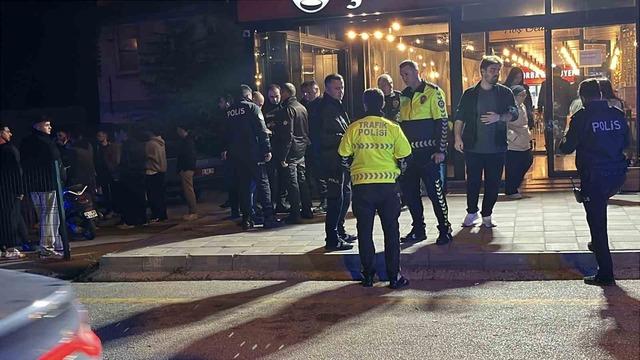 Çorbacıda bıçaklı kavga! 2 yaralı 1