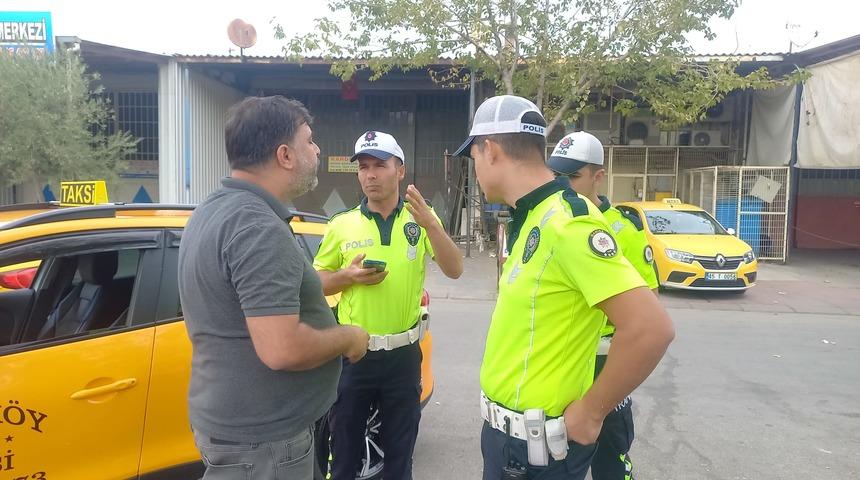 Korsan taksiciyi gerçek taksiciler yakalattı