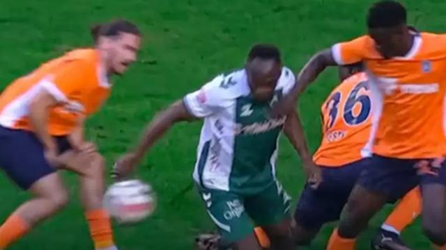 Başakşehir MHK'yı istifaya davet etti! Türk futbolunda bugün elle asist yapıldı!