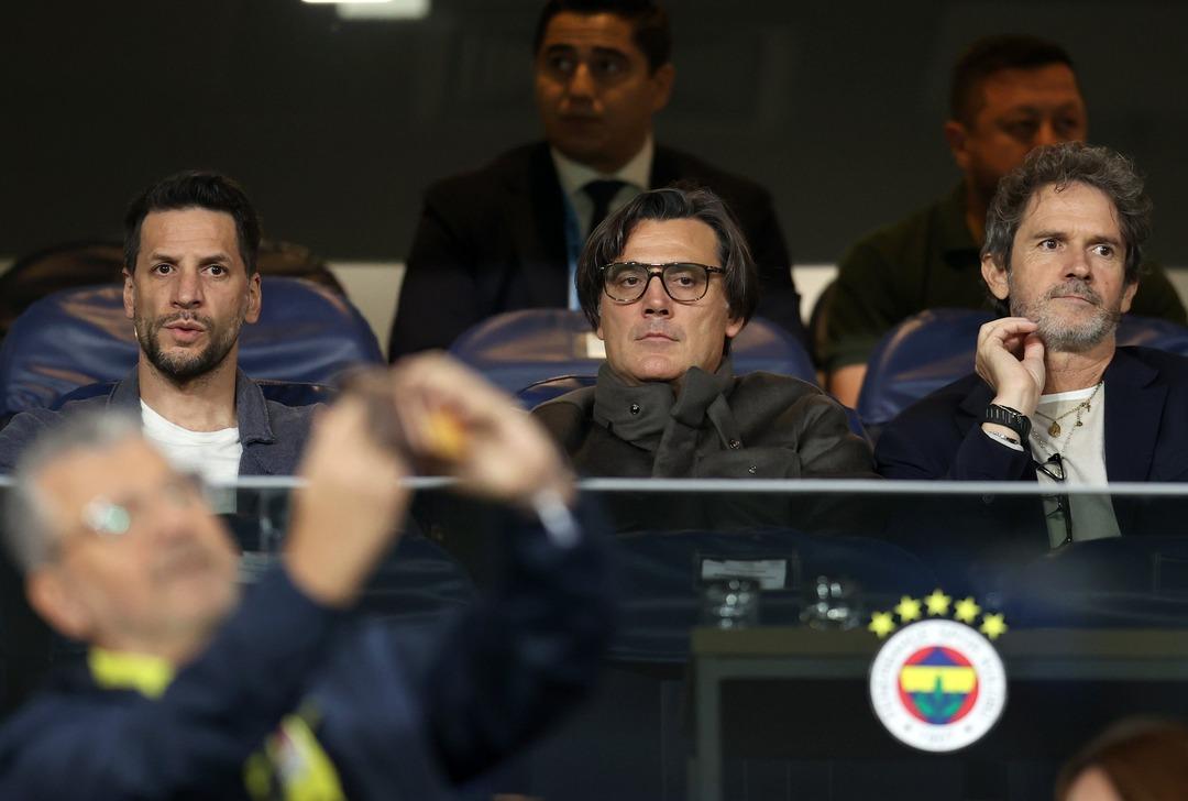 Fenerbahçe, Kadıköy de 3 puana ulaştı! Antalyaspor karşısında kritik galibiyet 4