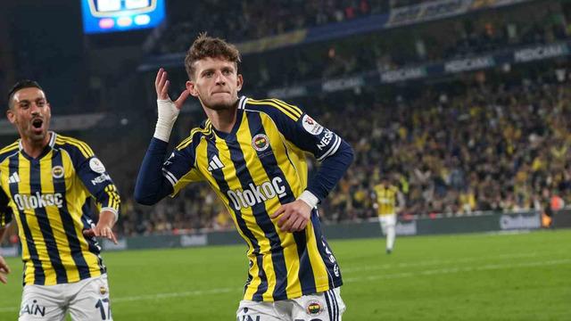 Fenerbahçe'de Szymanski, bu sezon Süper Lig’de ilk golünü kaydetti