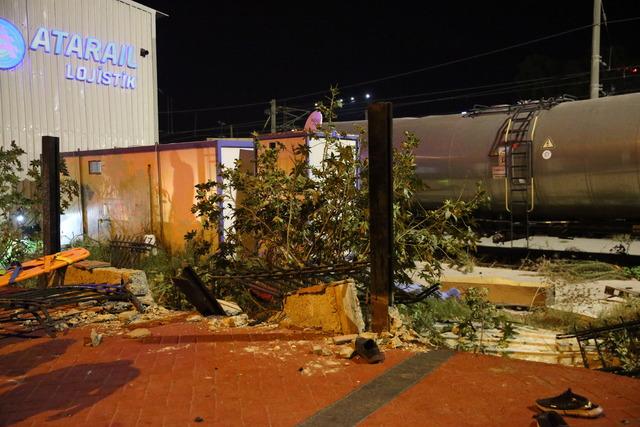 Hatay da otomobilin yayalara çarptığı kazada 3 kişi ölü, 3 kişi yaralandı 4