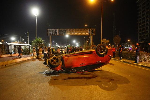 Hatay da otomobilin yayalara çarptığı kazada 3 kişi ölü, 3 kişi yaralandı 2