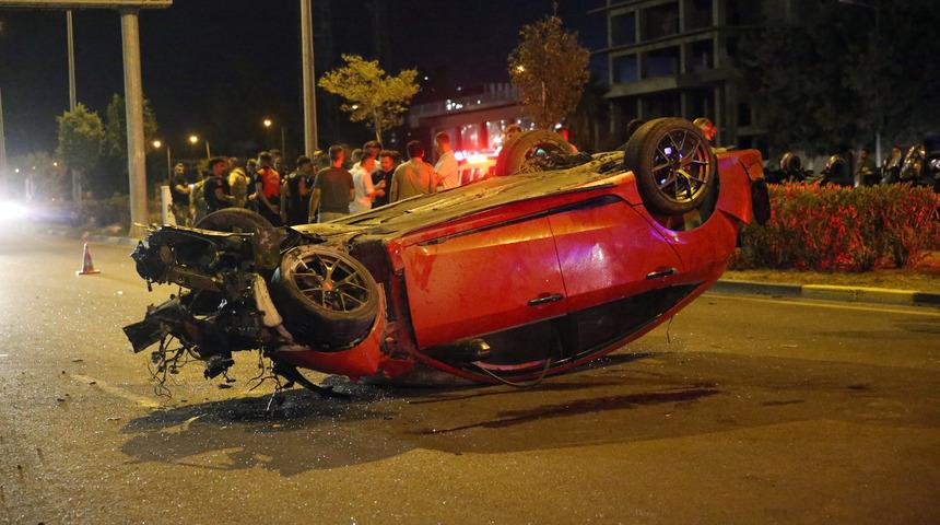 Hatay'da otomobilin yayalara çarptığı kazada 3 kişi ölü, 3 kişi yaralandı