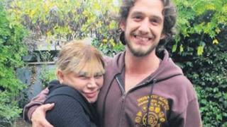 Sezen Aksu'nun oğlu Mithat Can Özer'in son hali... Ayrılık sonrası inzivaya çekilmişti! 