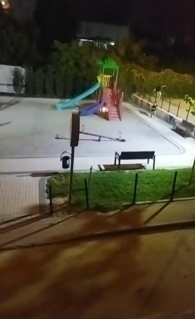 Bursa’da çocuklar oyun parkını ateşe verdi 1