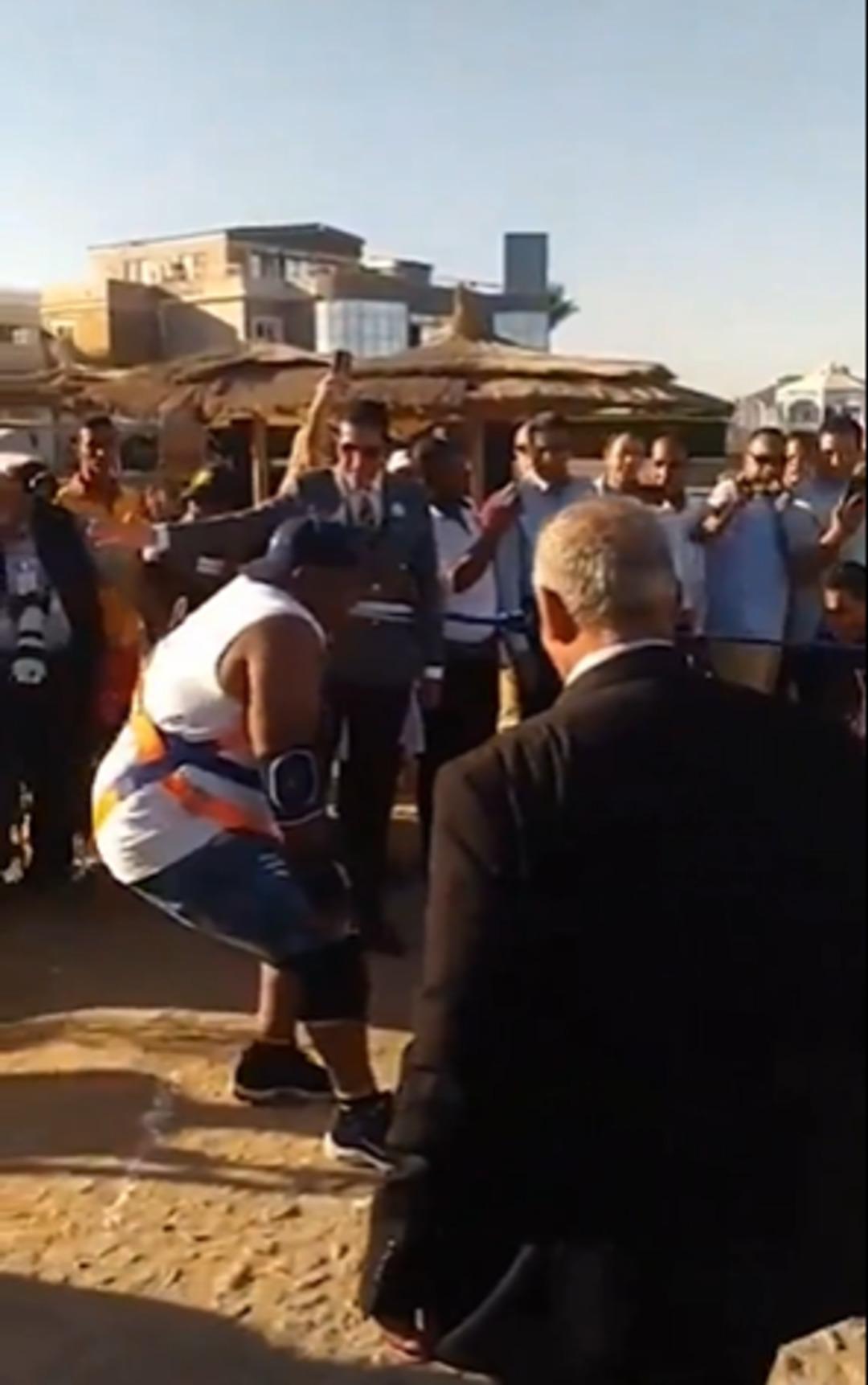 700 tonluk gemiyi dişleriyle çekti! İnanılması güç olayın sahibi açıkladı: Sıradaki hedefi denizaltı ve uçak 1