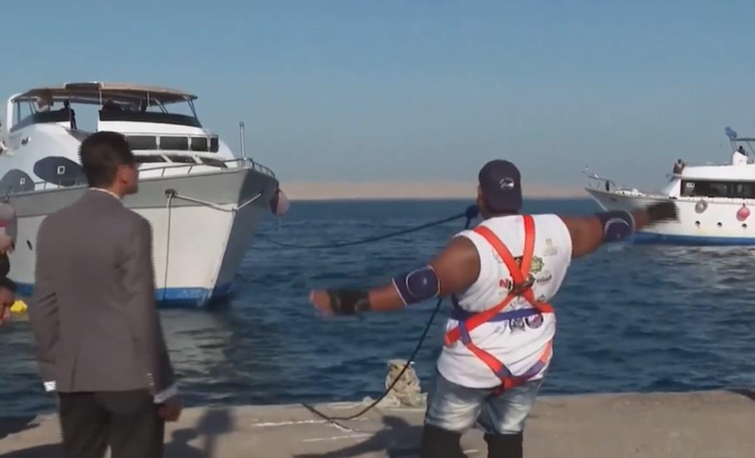 700 tonluk gemiyi dişleriyle çekti! İnanılması güç olayın sahibi açıkladı: Sıradaki hedefi denizaltı ve uçak 2