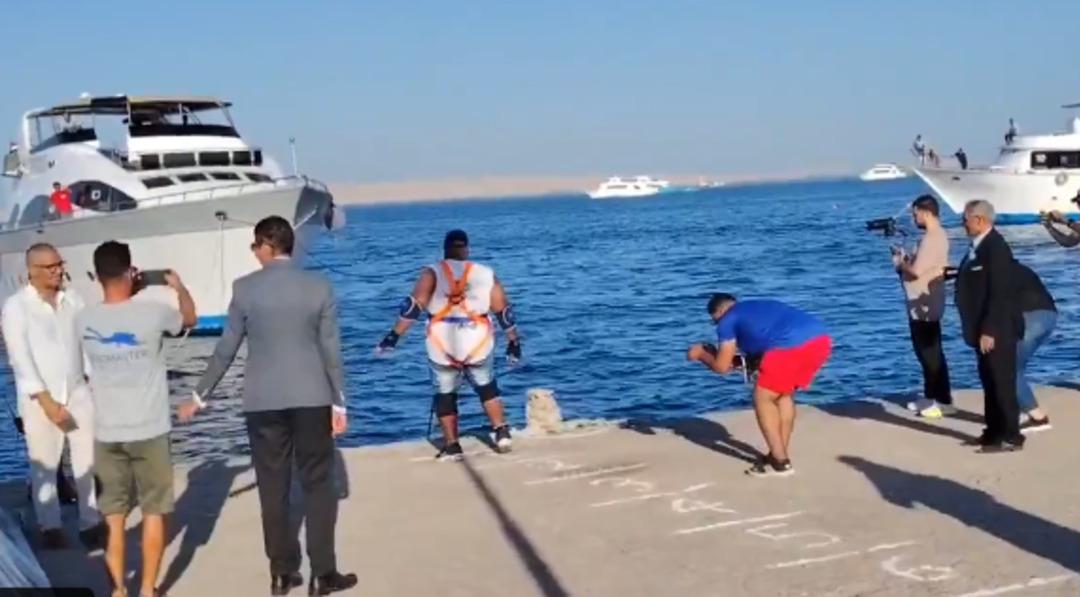 700 tonluk gemiyi dişleriyle çekti! İnanılması güç olayın sahibi açıkladı: Sıradaki hedefi denizaltı ve uçak 5