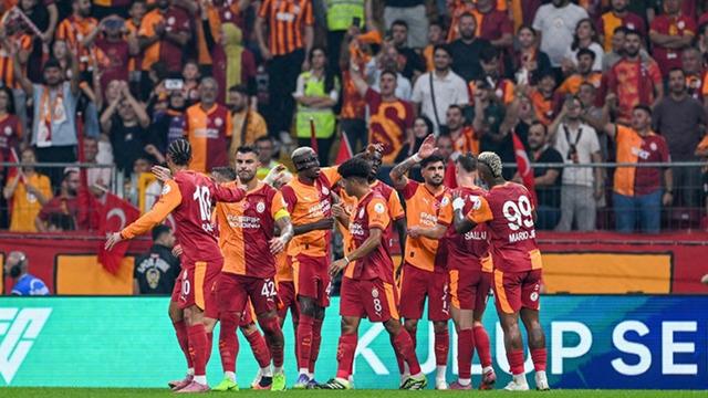 Galatasaray'da yıldız oyuncunun sözleşme opsiyonu belli oldu! Sözleşme kriteri henüz karşılanmazken, ayrılık yakınlaşıyor...