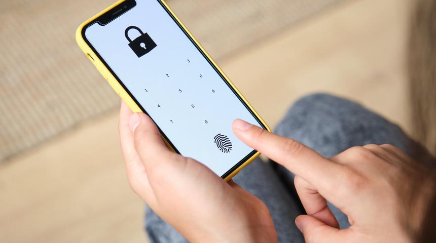 Telefonlarda ekran altı parmak izi nedir, nasıl çalışır?